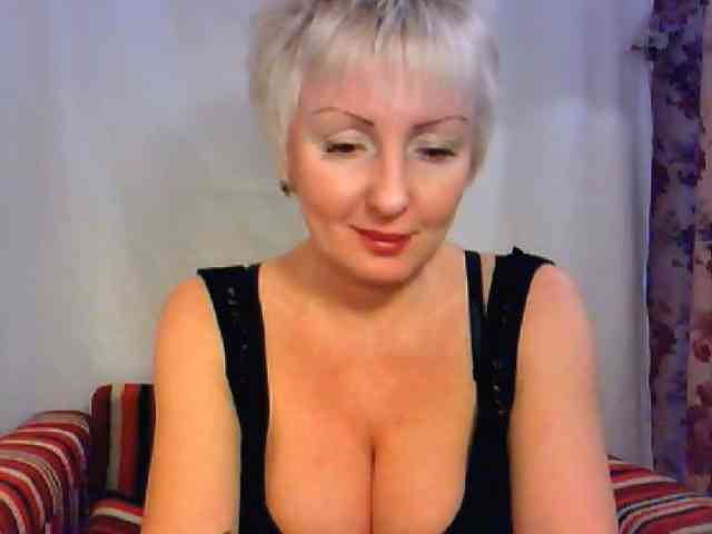 HotPussik-69-ZvZ webcam