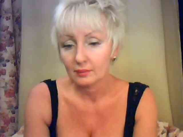 HotPussik-69-ZvZ webcam