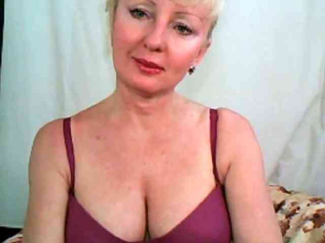 HotPussik-69-ZvZ webcam