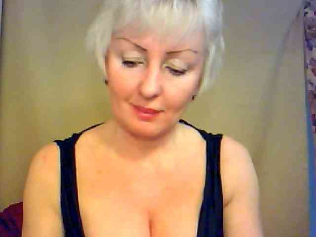 HotPussik-69-ZvZ webcam