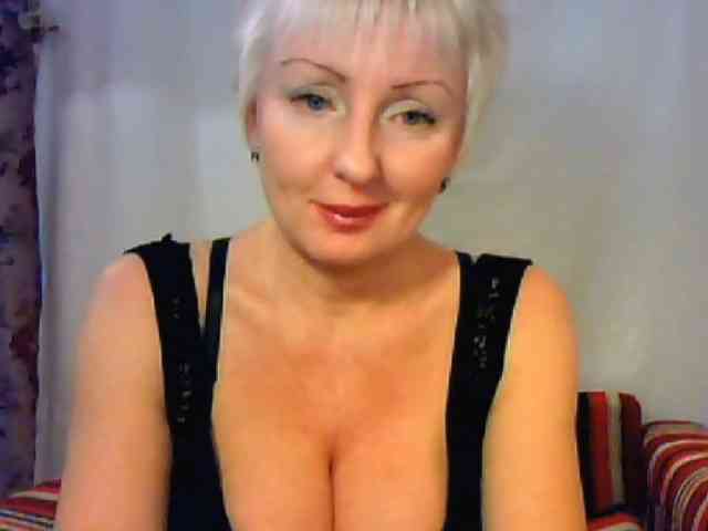 HotPussik-69-ZvZ webcam