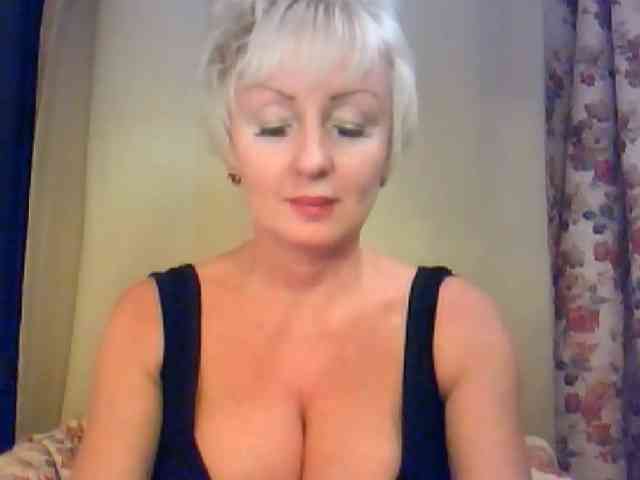HotPussik-69-ZvZ webcam