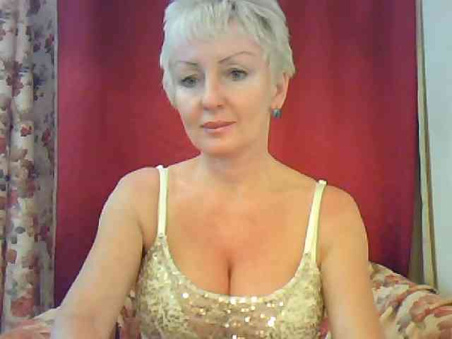 HotPussik-69-ZvZ webcam