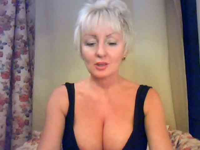 SweetPusik-69 webcam