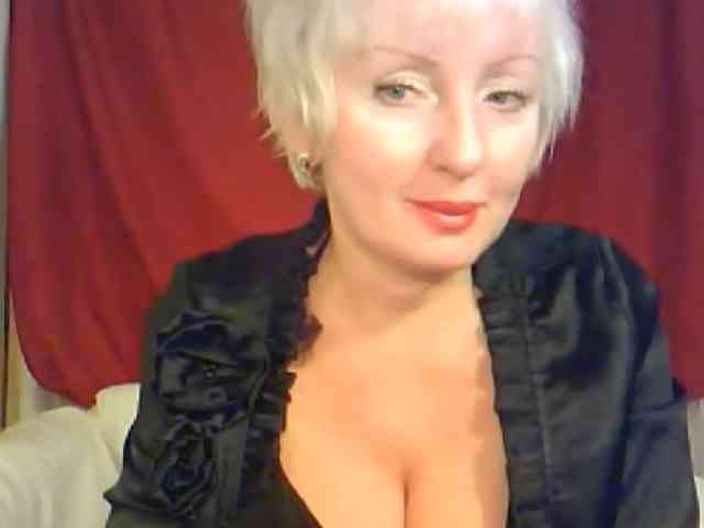 HotPussik-69-ZvZ webcam