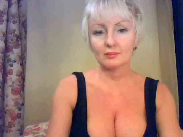 HotPussik-69-ZvZ webcam