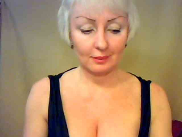 HotPussik-69-ZvZ webcam