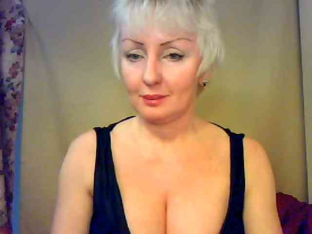 HotPussik-69-ZvZ webcam