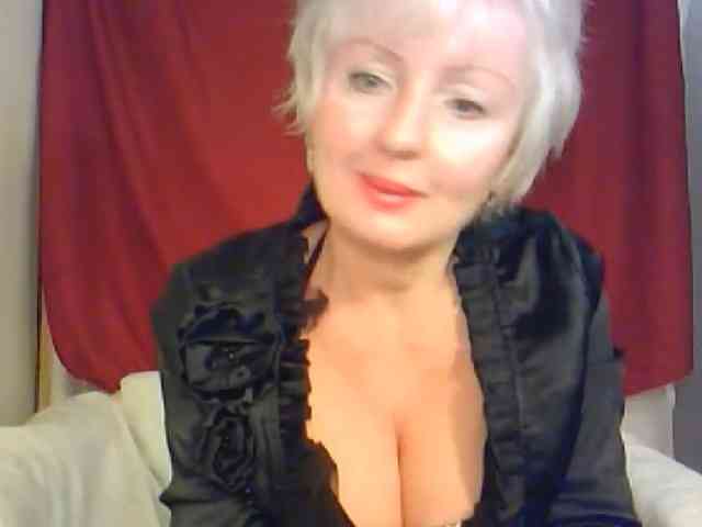 HotPussik-69-ZvZ webcam