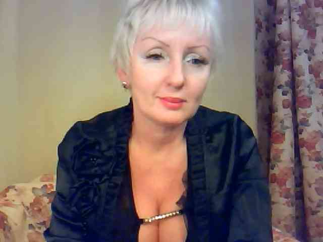 HotPussik-69-ZvZ webcam