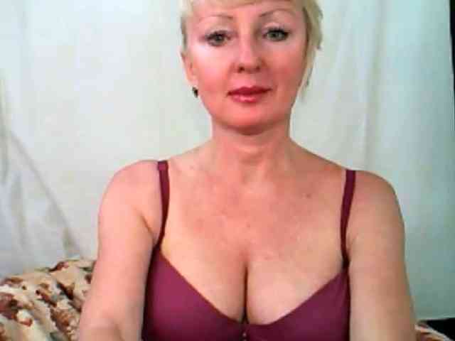 HotPussik-69-ZvZ webcam