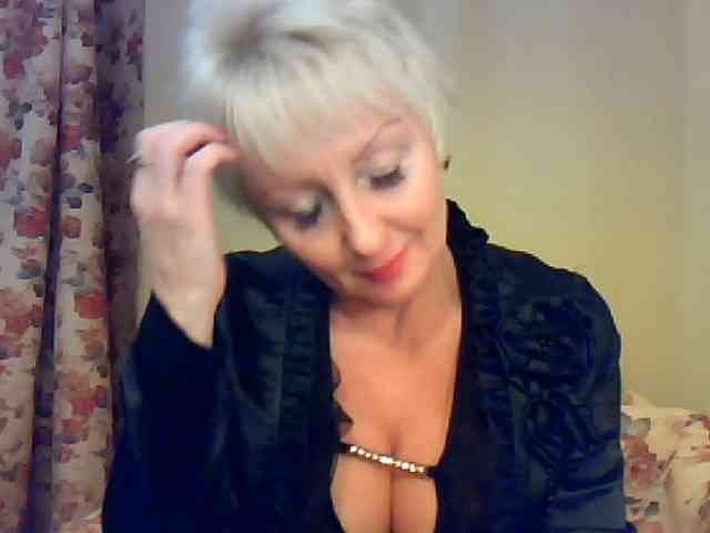 HotPussik-69-ZvZ webcam