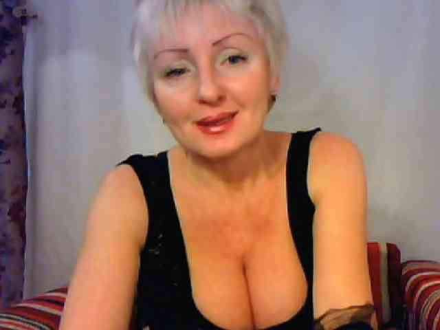 HotPussik-69-ZvZ webcam
