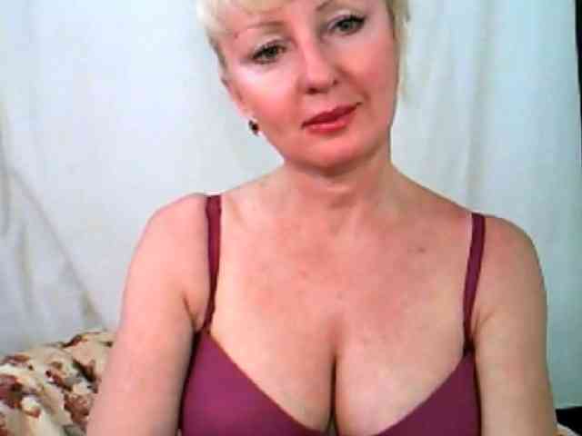 HotPussik-69-ZvZ webcam