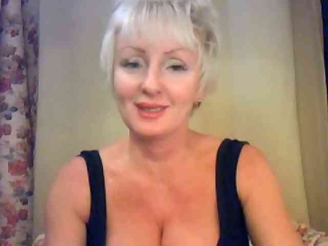 HotPussik-69-ZvZ webcam