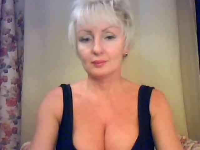 HotPussik-69-ZvZ webcam