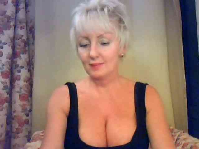 HotPussVxZ webcam