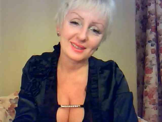 HotPussik-69-ZvZ webcam