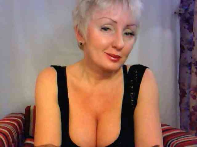 HotPussik-69-ZvZ webcam