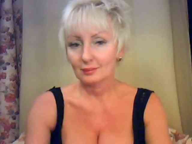 HotPussik-69-ZvZ webcam
