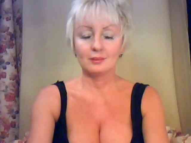 HotPussik-69-ZvZ webcam