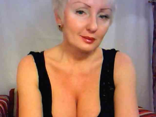 HotPussik-69-ZvZ webcam