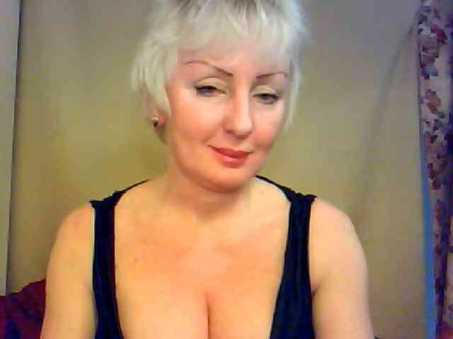 HotPussik-69-ZvZ webcam