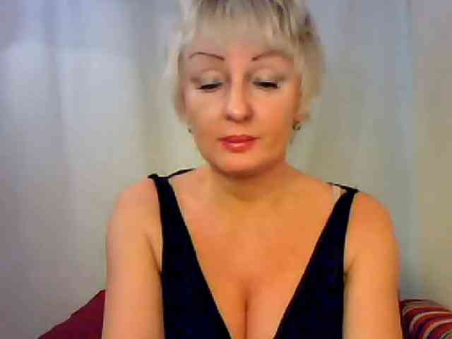 HotPussik-69-ZvZ webcam