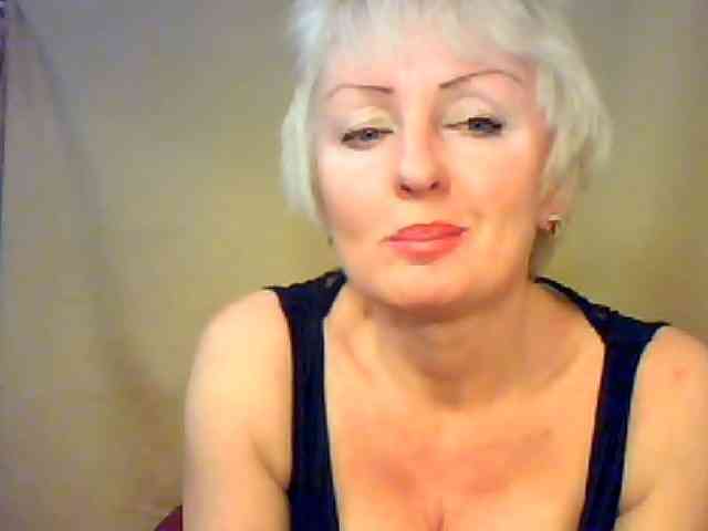 HotPussik-69-ZvZ webcam