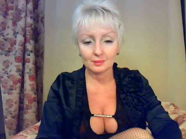 HotPussik-69-ZvZ webcam