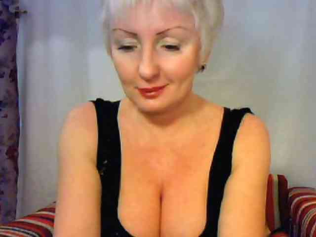 HotPussik-69-ZvZ webcam