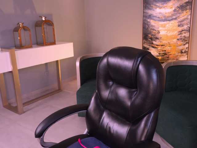 KateSunder's BongaCams show and profile