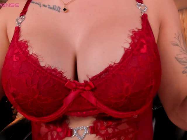 MaryLewis's BongaCams show and profile