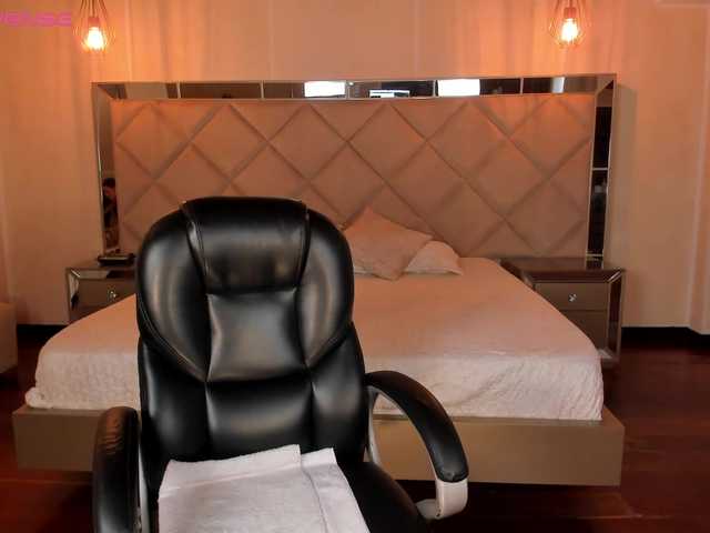 MaryLewis's BongaCams show and profile