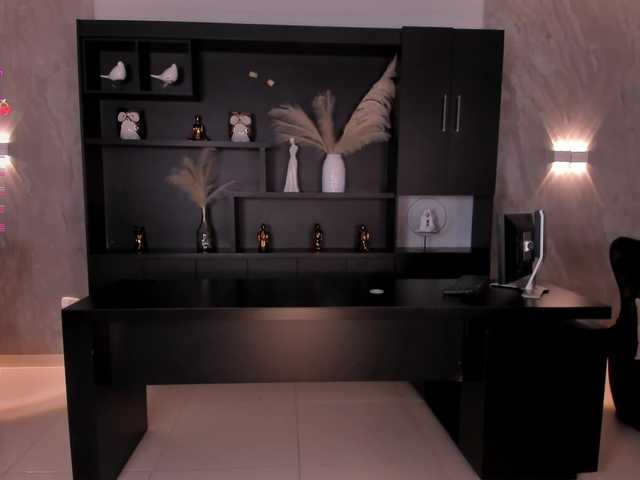 MaryLewis's BongaCams show and profile