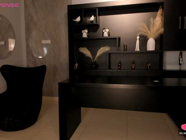 MaryLewis's BongaCams show and profile