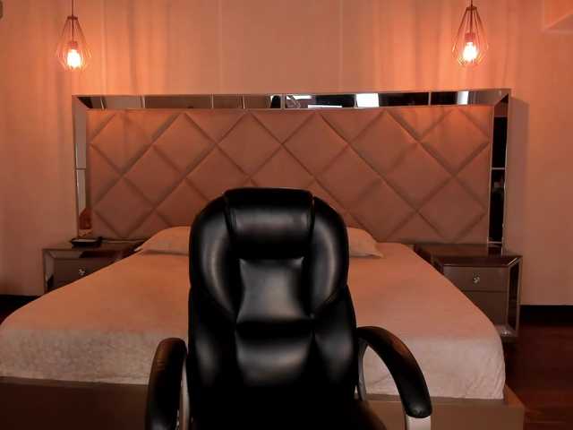 MaryLewis's BongaCams show and profile