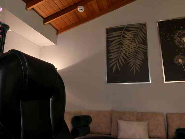 MaryLewis Live Webcam on BongaCams