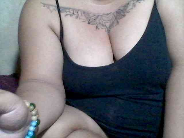 sweetasian33 webcam