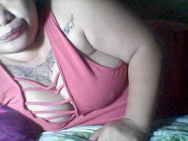Sweetasian (32, Asian Cam Girl) performing creampie.