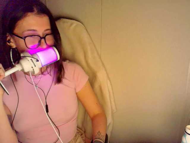 KristinaScott's BongaCams show and profile