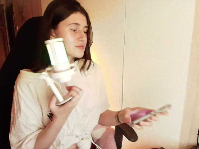 KristinaScott's BongaCams show and profile