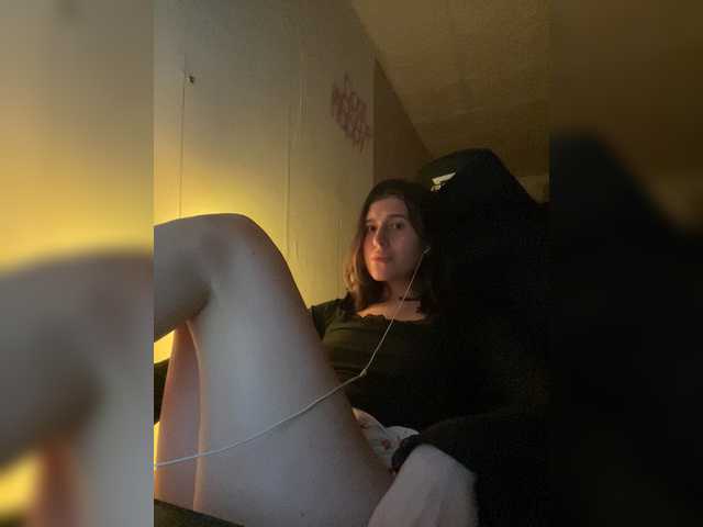 KristinaScott's BongaCams show and profile