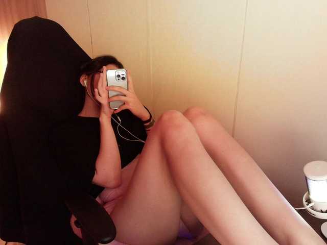 KristinaScott's BongaCams show and profile