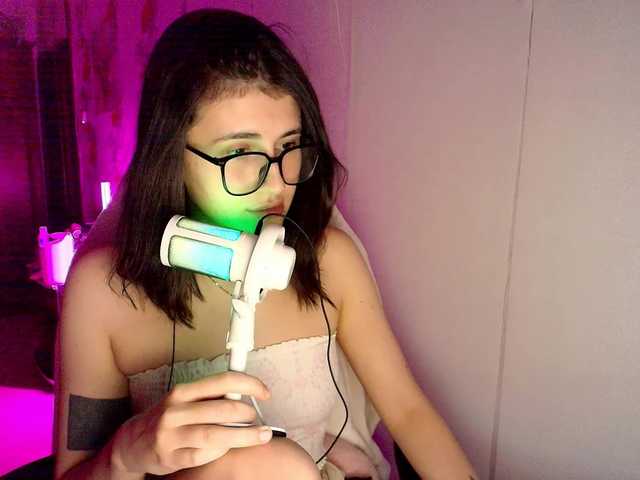 KristinaScott's BongaCams show and profile