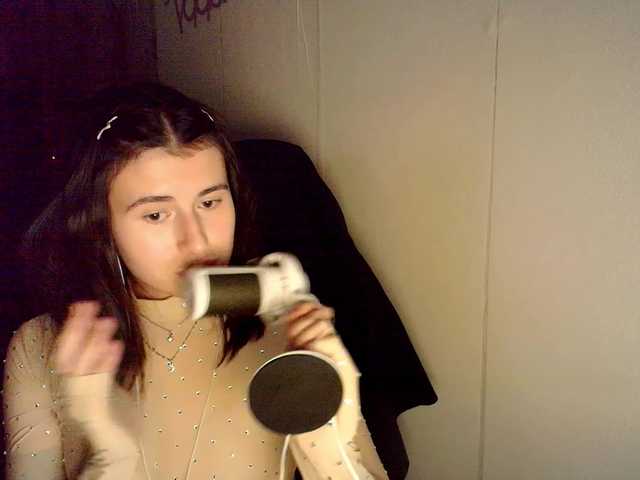 KristinaScott's BongaCams show and profile