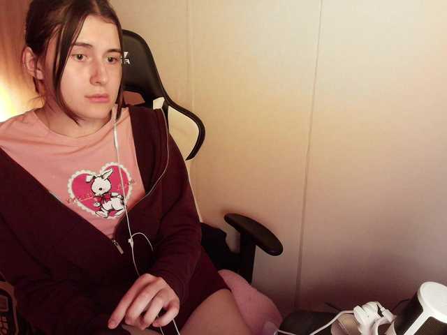 KristinaScott's BongaCams show and profile