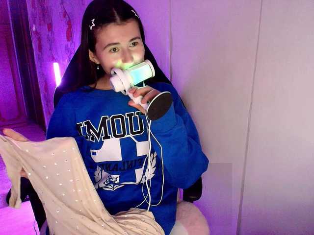 KristinaScott's BongaCams show and profile