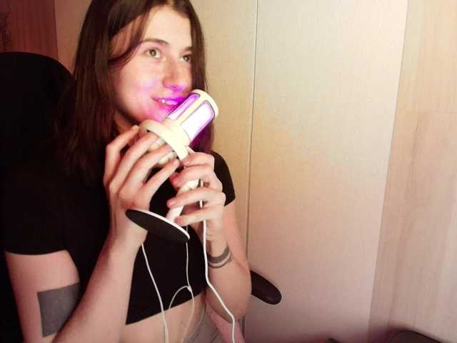 KristinaScott's BongaCams show and profile