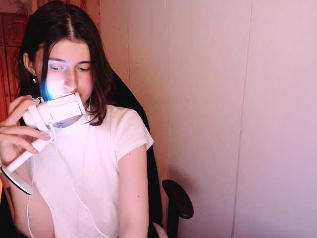 KristinaScott's BongaCams show and profile